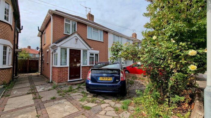 3 Bedroom Semi-Detached House To Rent In Marvell Avenue, Hayes, Middlesex, UB4