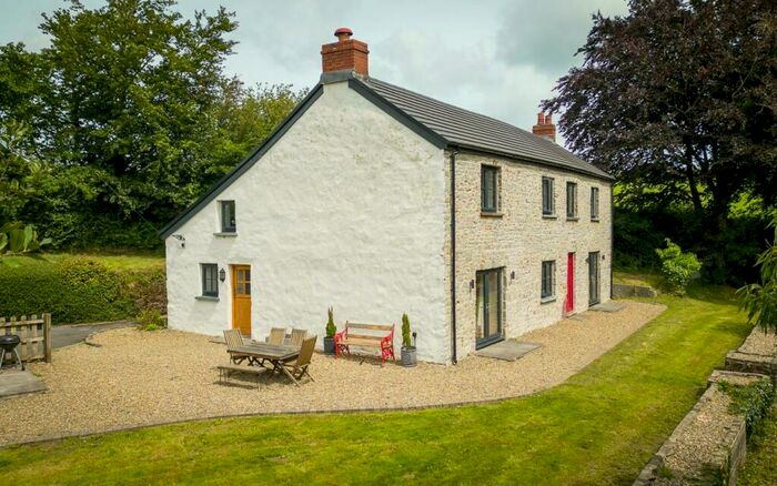 5 Bedroom Smallholding For Sale In Croesyceiliog, Carmarthen, SA32
