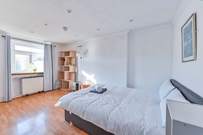 Studio To Rent In Upper Montagu Street, Marylebone, London, W1H