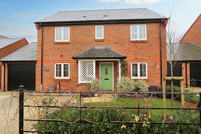 4 Bedroom Detached House For Sale In Bellflower Drive, Bishops Waltham, SO32