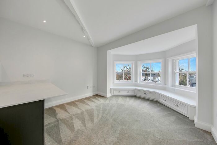 2 Bedroom Flat To Rent In New Square, Chesterfield, S40