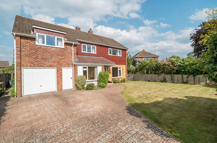 4 Bedroom Detached House For Sale In Northfield Road, Sherfield-on-Loddon, Hook, Hampshire, RG27