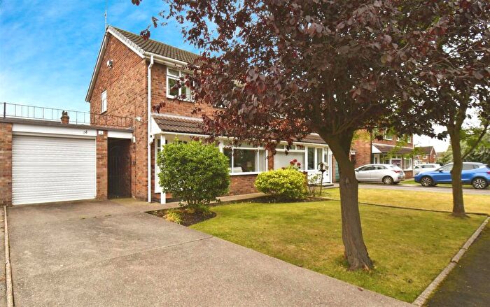 3 Bedroom Semi-Detached House For Sale In Overstrand Drive, Sutton-On-Hull, Hull, HU7