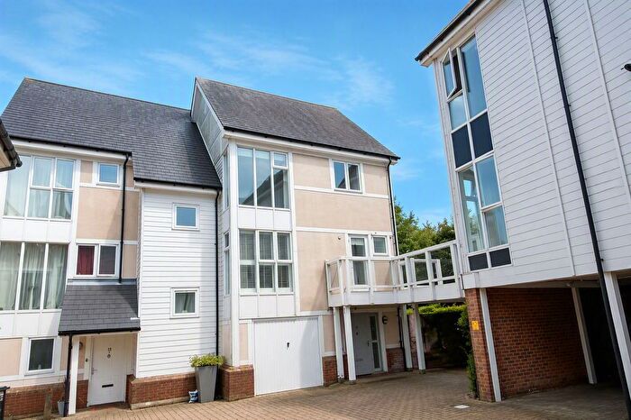 3 Bedroom Semi-Detached House To Rent In Edgar Close, Kings Hill, ME19