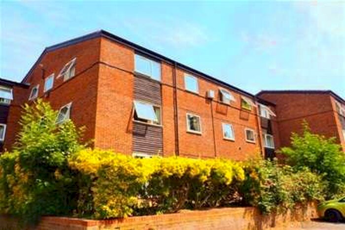 1 Bedroom Flat To Rent In Horsham, RH12