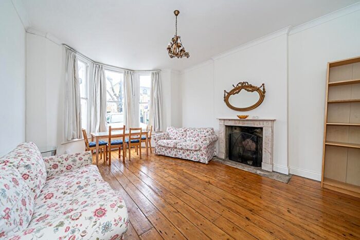 2 Bedroom Flat To Rent In Fordwych Road London, NW2