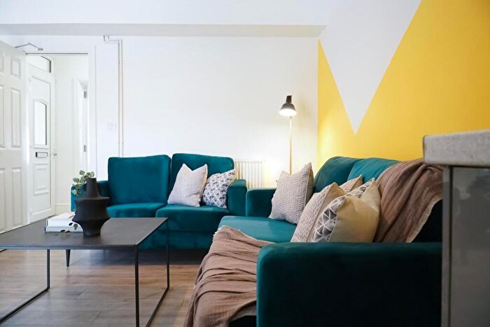 6 Bedroom House To Rent In Haydn Avenue, Manchester, M14