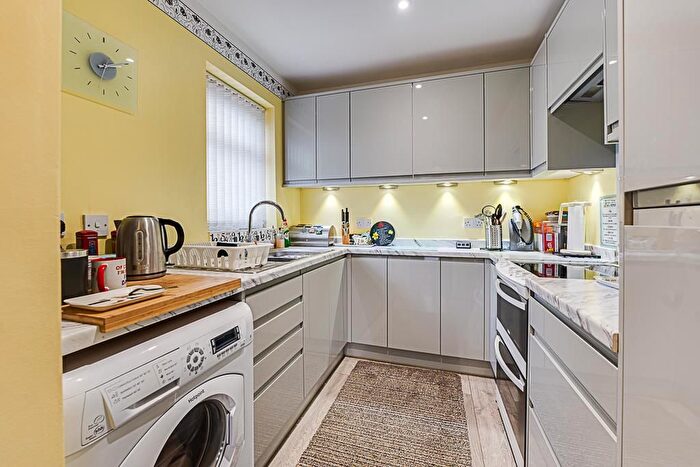 2 Bedroom Semi-Detached Bungalow For Sale In Severn Way, Kettering, NN16