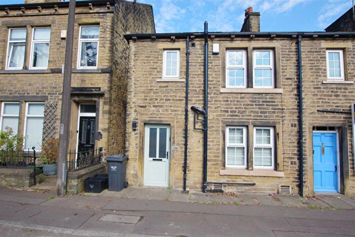 3 Bedroom House To Rent In Stainland Road, Greetland, Halifax, HX4