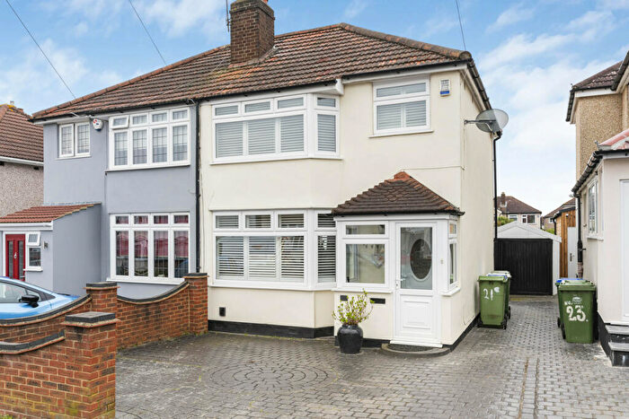 3 Bedroom Semi-Detached House To Rent In Clinton Avenue, Welling, DA16