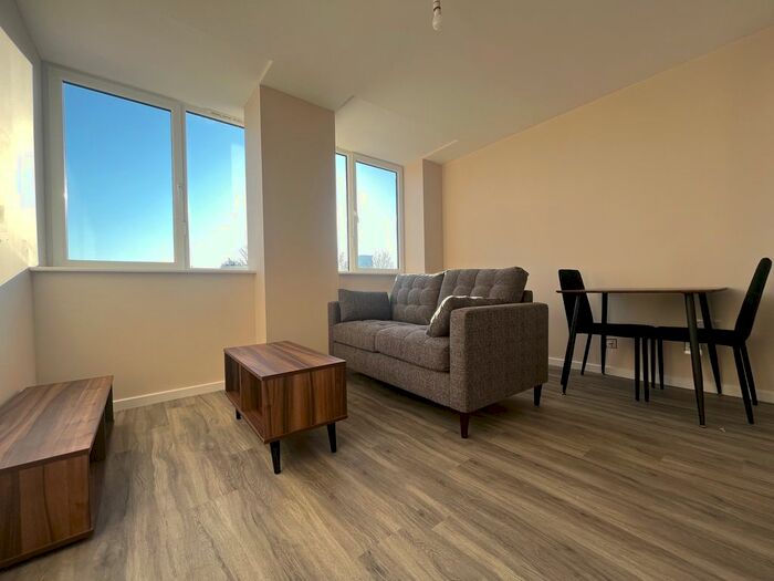 1 Bedroom Flat To Rent In Goodiers Drive, Salford, M5