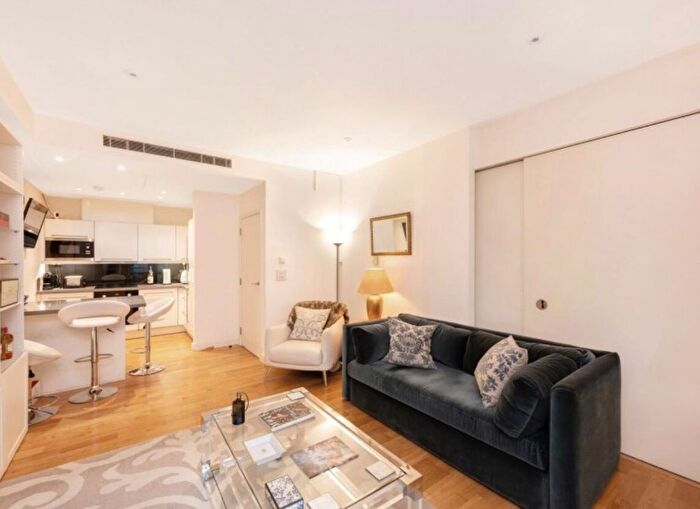 2 Bedroom Flat For Sale In Blandford Street, London, W1U