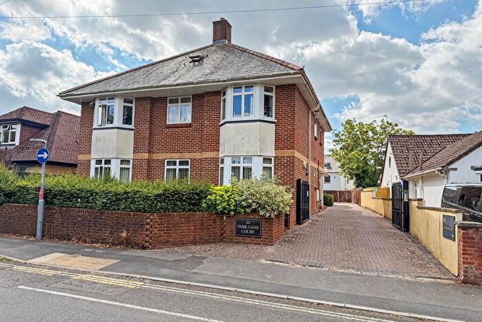2 Bedroom Flat For Sale In Wimborne, BH21