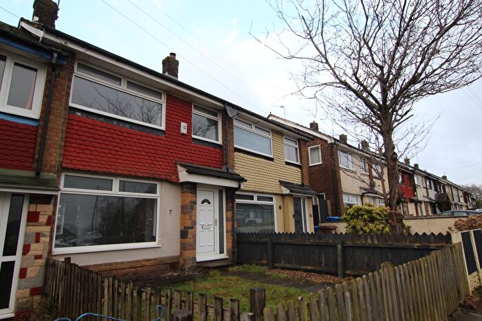 3 Bedroom Town House To Rent In Mountain Ash, Rooley Moor, Rochdale, OL12