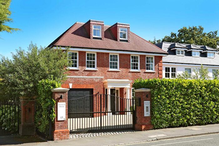 5 Bedroom Detached House For Sale In Burkes Road, Beaconsfield, HP9