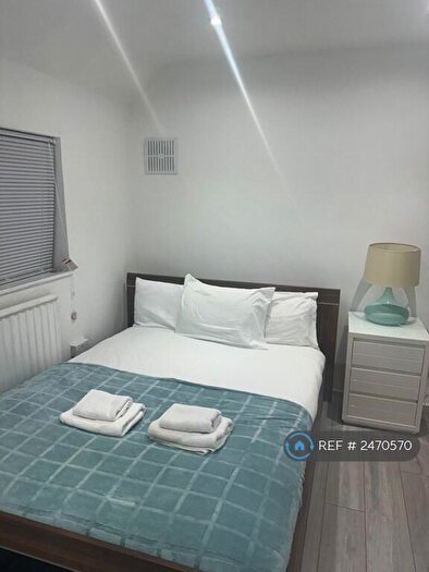 3 Bedroom End Of Terrace House To Rent In Dagnam Park Drive, Romford, RM3