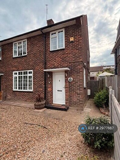 3 Bedroom End Of Terrace House To Rent In Gooshays Drive, Romford, RM3
