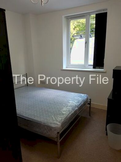 5 Bedroom Flat To Rent In Daisybank Road, Victoria Park M14