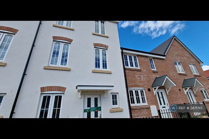 4 Bedroom Maisonette To Rent In Sandpiper Drive, Houndstone, Yeovil, BA22