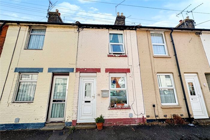 2 Bedroom Terraced House To Rent In Luton Road, Faversham, Kent, ME13