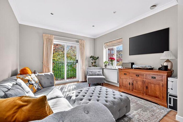 2 Bedroom Flat For Sale In Church Street, Walton-On-Thames, KT12
