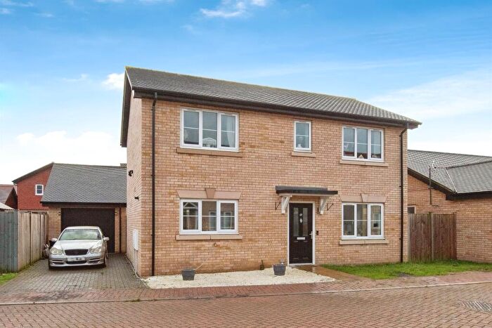3 Bedroom Detached House For Sale In Hicfield Road, Beck Row, Bury St. Edmunds, IP28