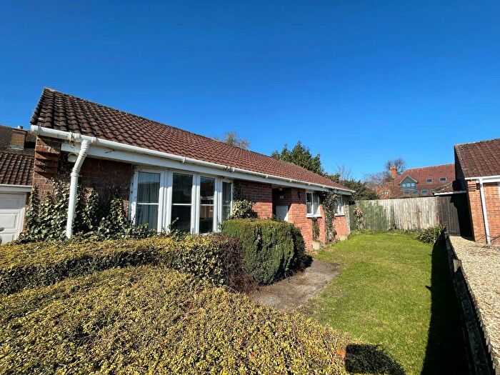 3 Bedroom Detached Bungalow To Rent In Grassington Place Thatcham, RG19