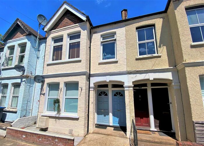 1 Bedroom Flat To Rent In University Road, Central Colliers Wood, SW19