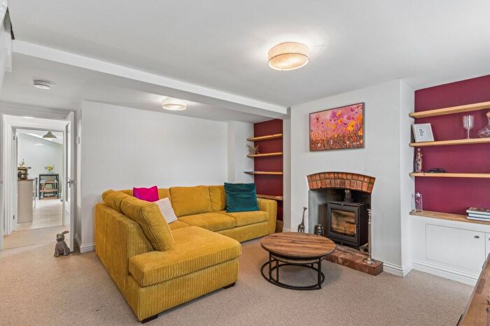 3 Bedroom Cottage For Sale In Clifton Road, Shefford, SG17