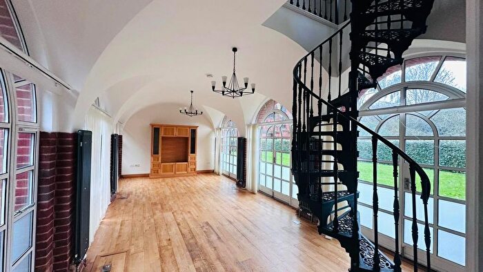 1 Bedroom Flat To Rent In Hatch Lane, Windsor, SL4