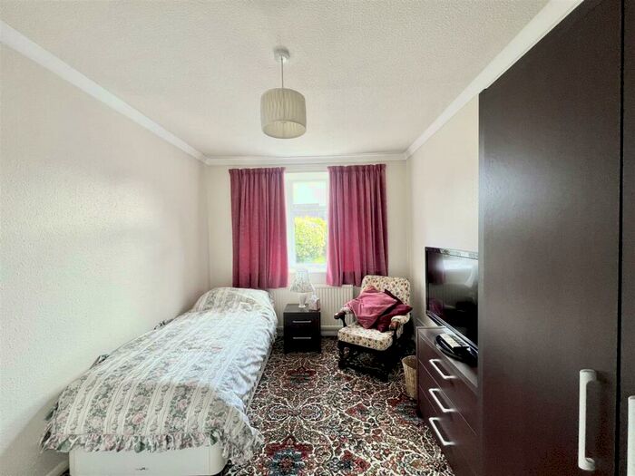 2 Bedroom Semi-Detached Bungalow For Sale In Shirley Avenue, Hyde, SK14