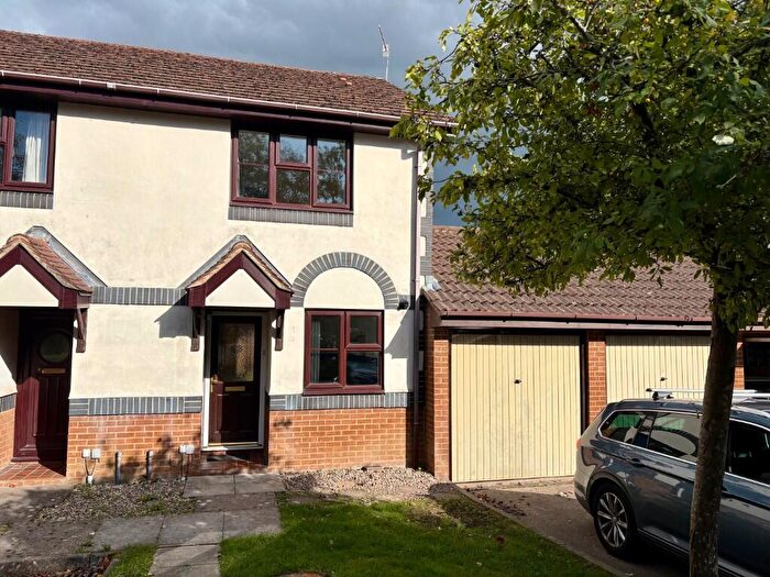 2 Bedroom End Of Terrace House To Rent In Keats Avenue, Redhill, Surrey, RH1