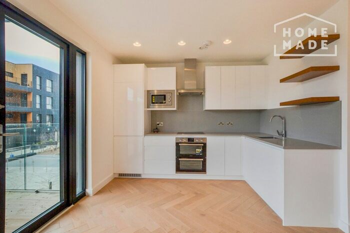 1 Bedroom Flat To Rent In Coppice Yard, Croydon, CR0