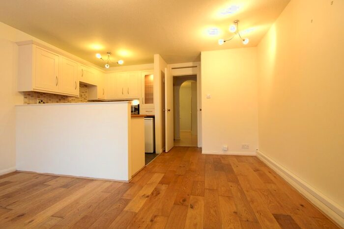 1 Bedroom Flat To Rent In Brangwyn Crescent, Colliers Wood, SW19