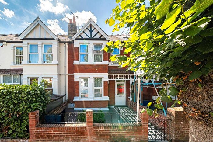3 Bedroom Property For Sale In Midhurst Road, West Ealing, W13