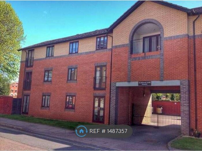2 Bedroom Flat To Rent In Palmerston Court, Northampton, NN1