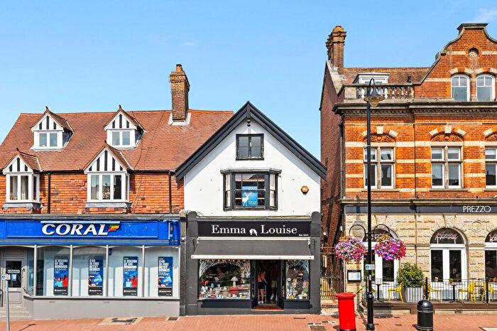 1 Bedroom Flat For Sale In High Street, East Grinstead, RH19