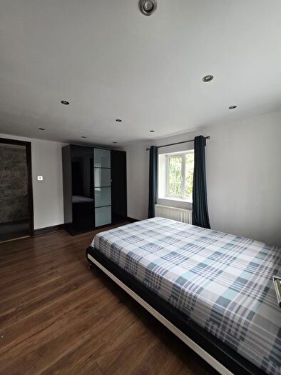 2 Bedroom Flat To Rent In Beecholme Avenue, Mitcham, CR4