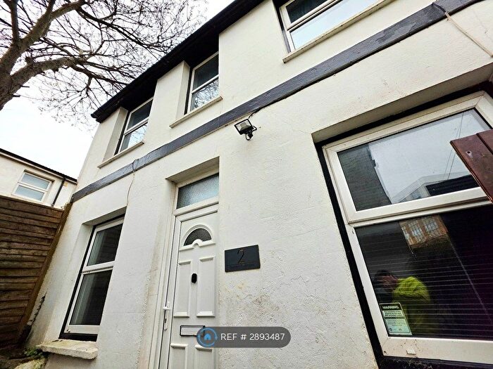 2 Bedroom Semi Detached House To Rent In Garden Cottages, Hastings, TN34