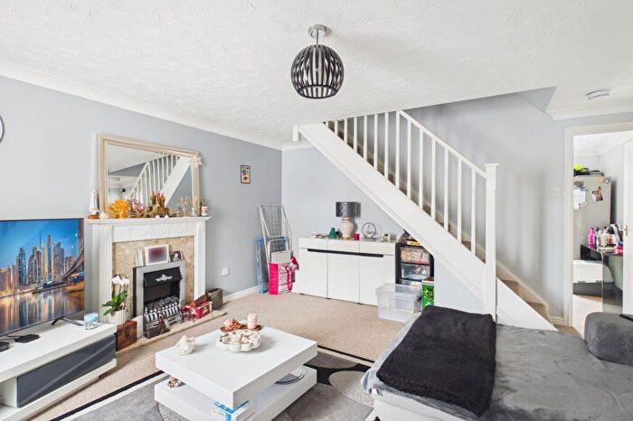 3 Bedroom Semi-Detached House To Rent In Heartsease Road, Thetford, IP24