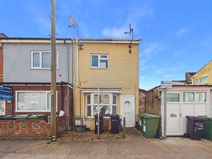 2 Bedroom Flat To Rent In Hudson Road, Southsea, Hampshire, PO5