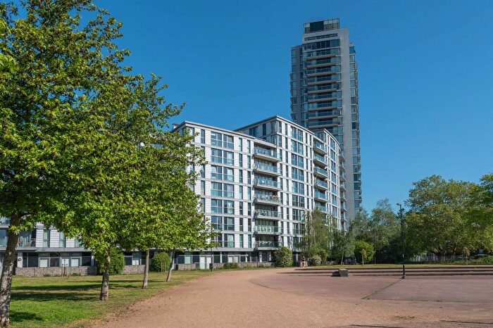 2 Bedroom Flat For Sale In The Crescent, Deptford, London, SE8