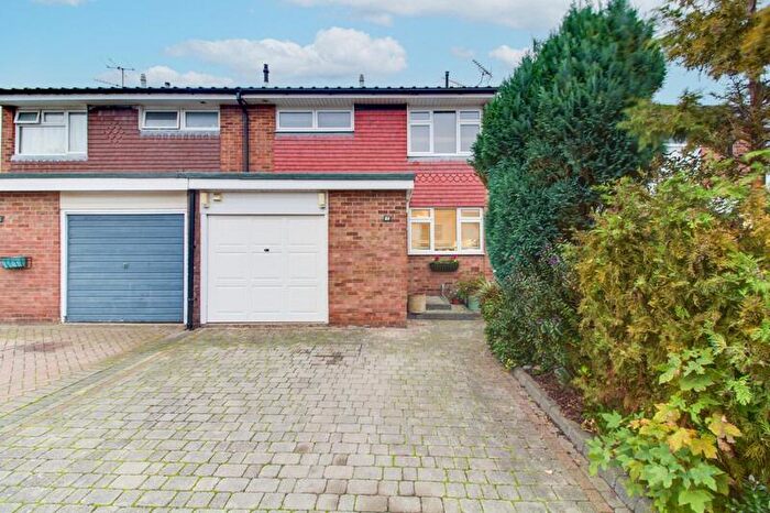 3 Bedroom Terraced House For Sale In Grangeway, Benfleet, SS7