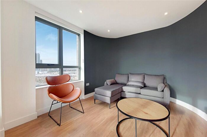 2 Bedroom Apartment To Rent In Green Street, London, NW10