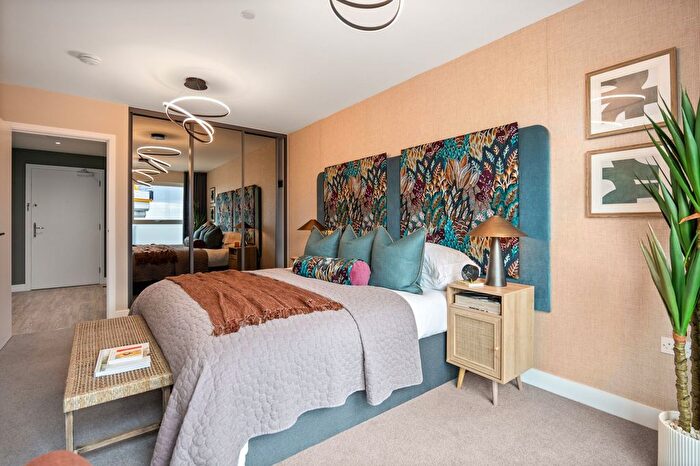 1 Bedroom Flat For Sale In Pavana Square, Meeches House, TW8