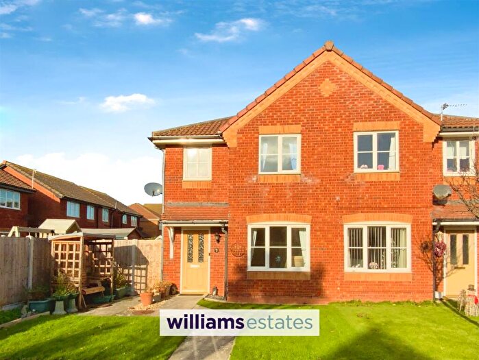 3 Bedroom Semi-Detached House For Sale In Ffordd Idwal, Prestatyn, LL19