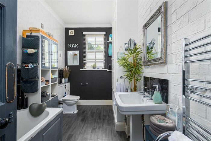 1 Bedroom Flat For Sale In High Street, Willingham By Stow, Gainsborough, DN21