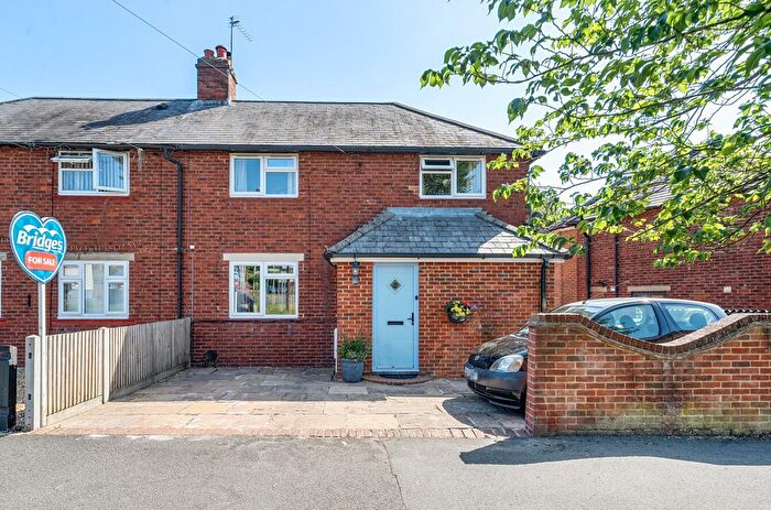 3 Bedroom Semi Detached House For Sale In Guildford Road, Aldershot, Hampshire, GU12