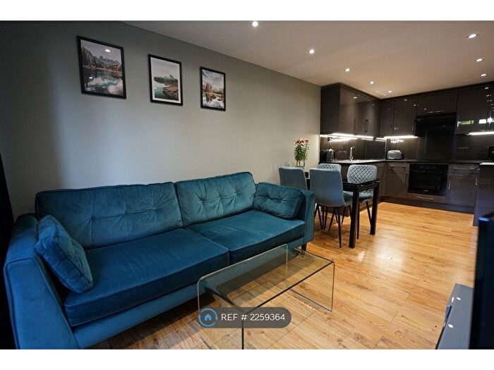 4 Bedroom Maisonette To Rent In Bullen Street, London, SW11