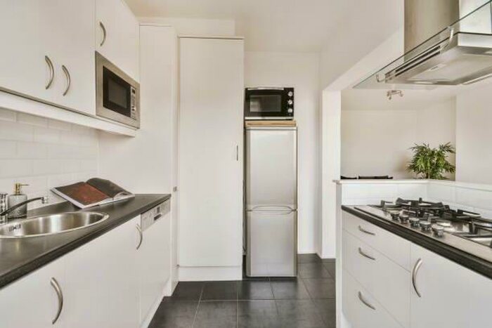 1 Bedroom Flat To Rent In The Vale, Golders Green., NW11